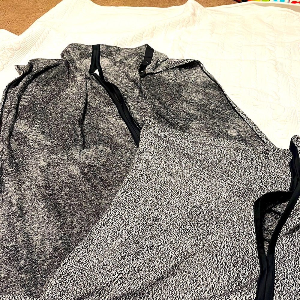 Lululemon Customizable Snap Scarf